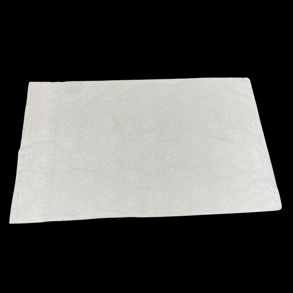 Lauren Ralph Lauren Beige Ivory Floral Paisley‎ Print Motif Standard Pillowcase